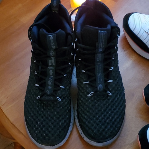 Nike - Picture 2 of 4